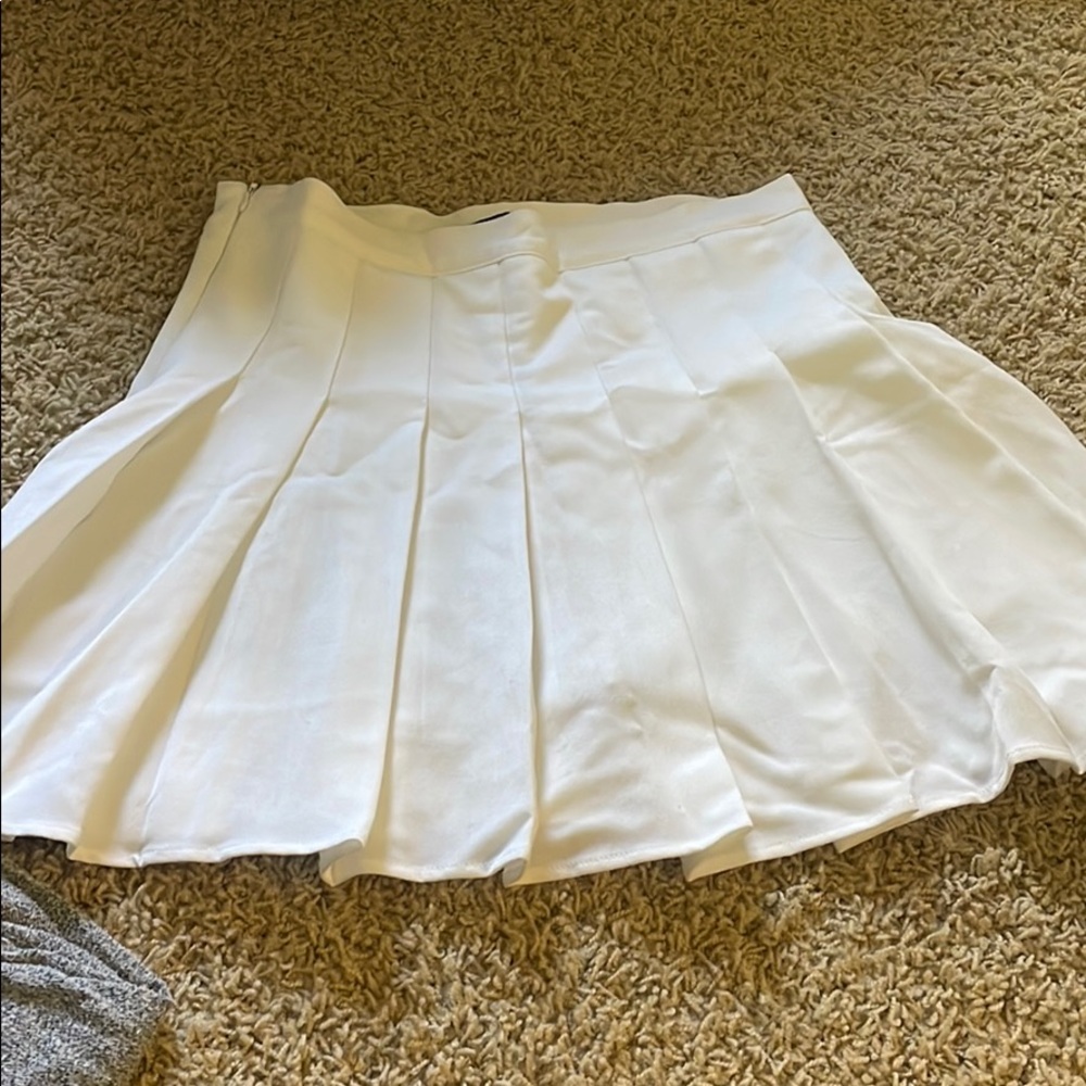 Pleated skirt